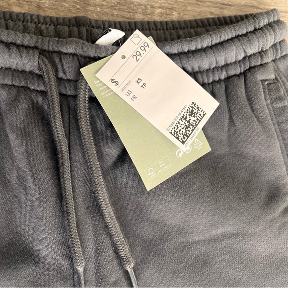 SOLD - NWT H&M High Waisted Sweatpants Size XS in Charcoal Grey - Picture 3 of 5